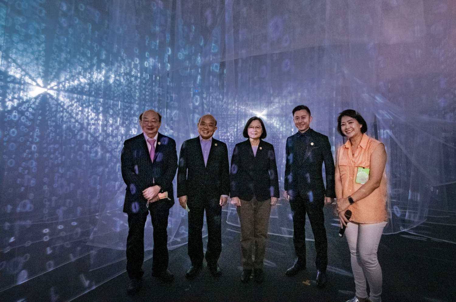 2020台灣設計展在新竹開幕式 科幻展區蔡英文總統搶先體驗