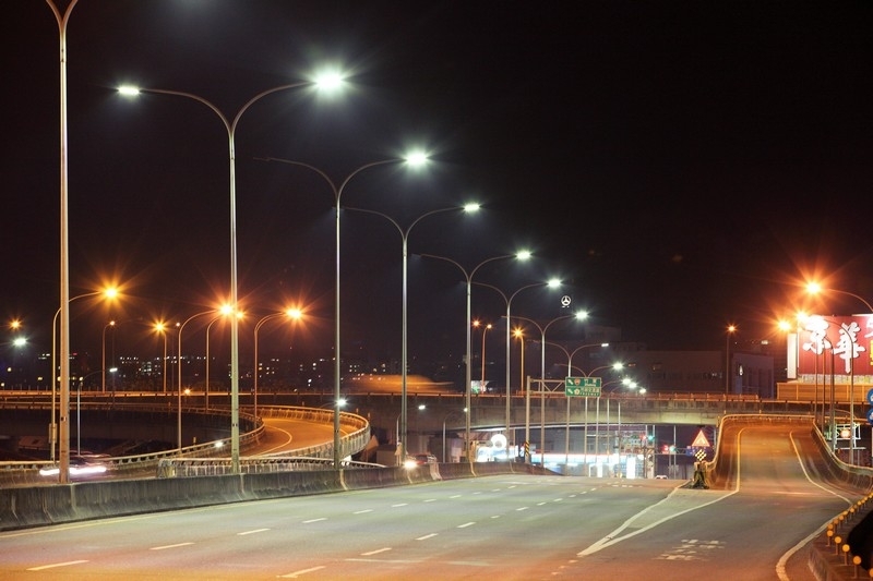 台1線省道頭前溪橋與台68線交界處LED路燈完工照片